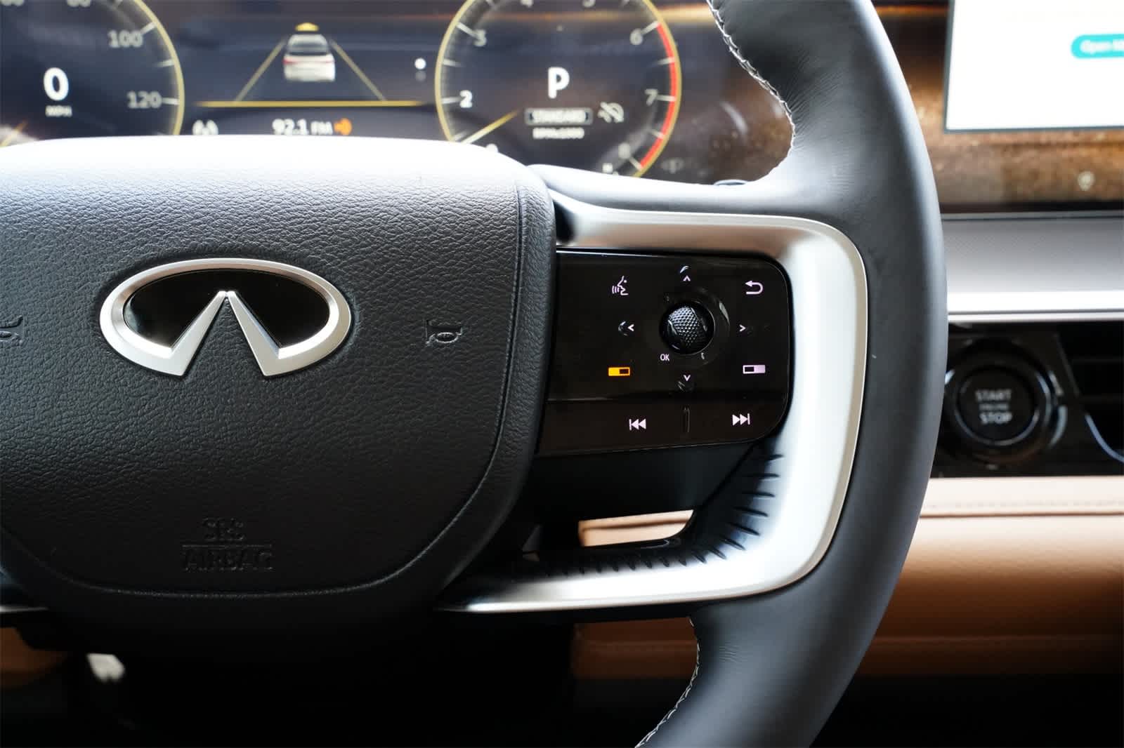 Thumbnail: 2025 INFINITI QX80 - 11