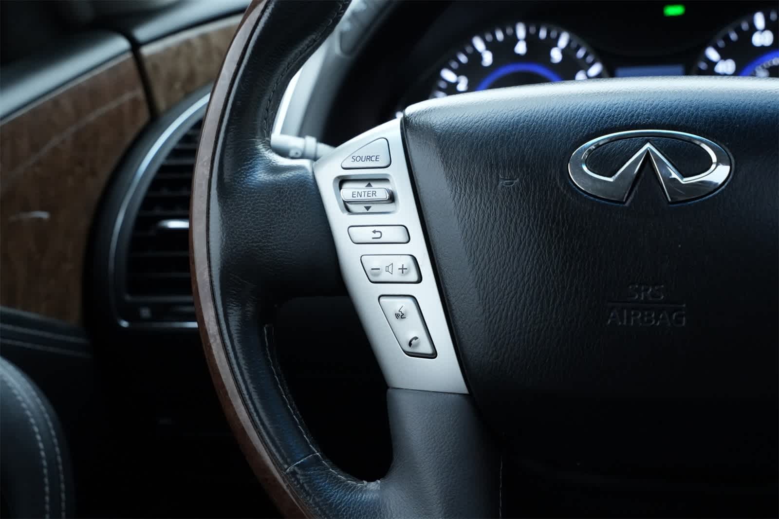 Thumbnail: 2015 INFINITI QX80 - 10