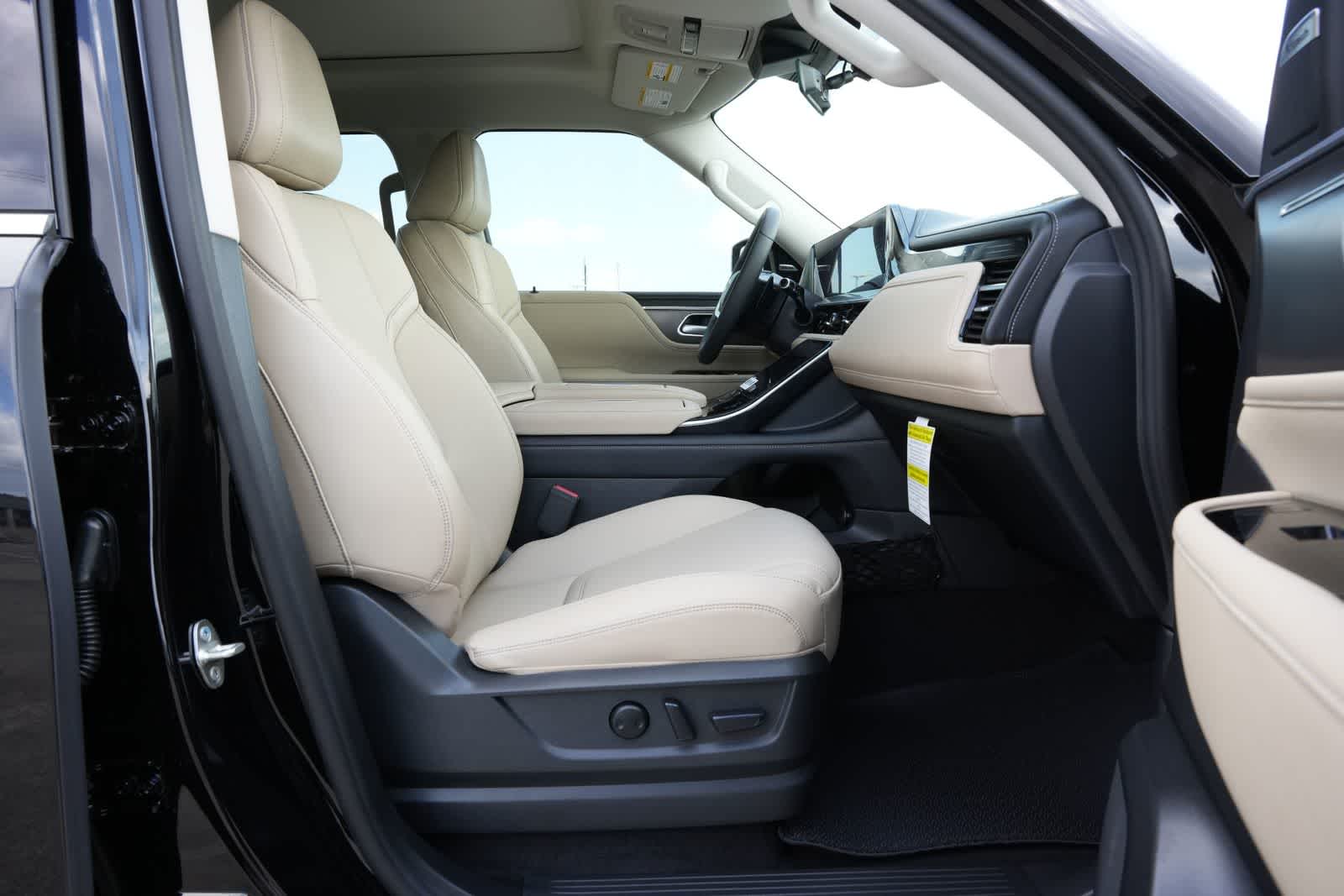 Thumbnail: 2026 INFINITI QX80 - 23