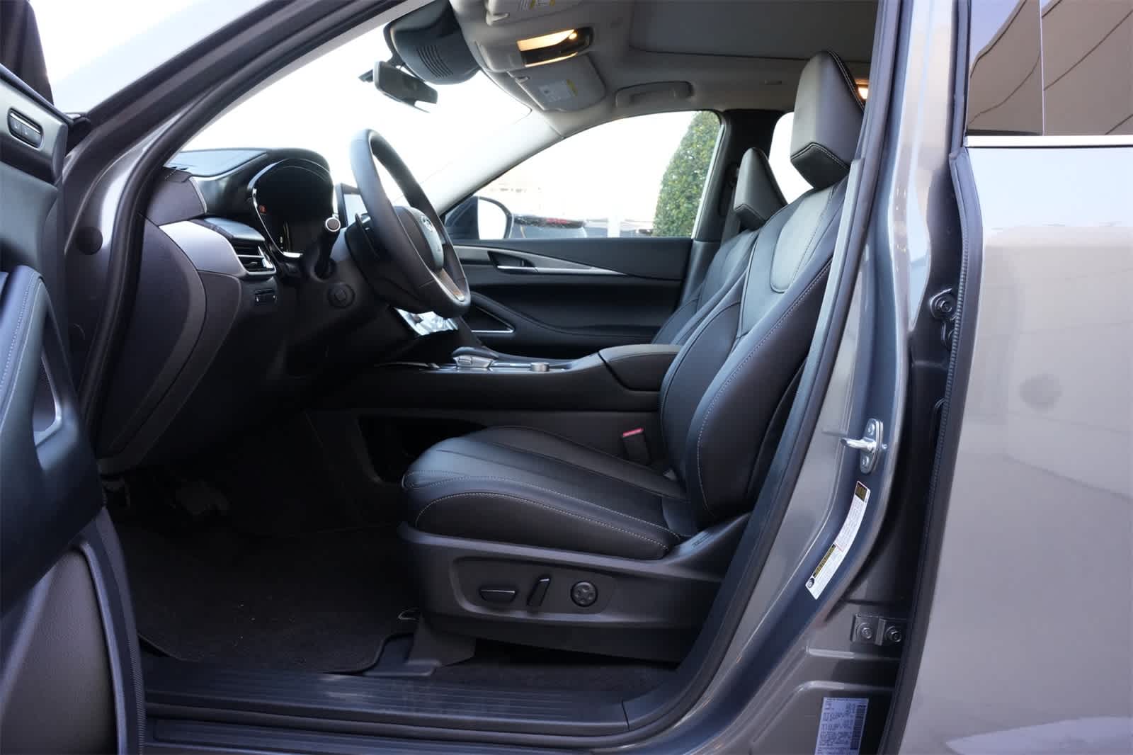 Thumbnail: 2026 INFINITI QX60 - 17