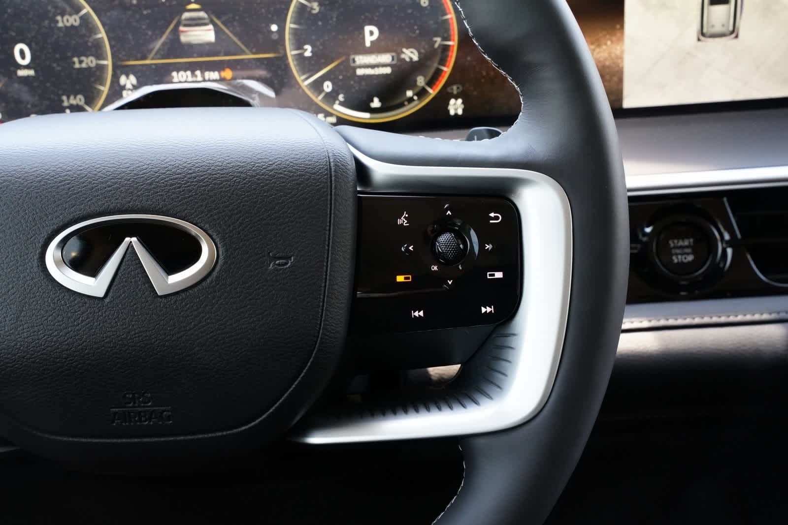 Thumbnail: 2025 INFINITI QX80 - 11