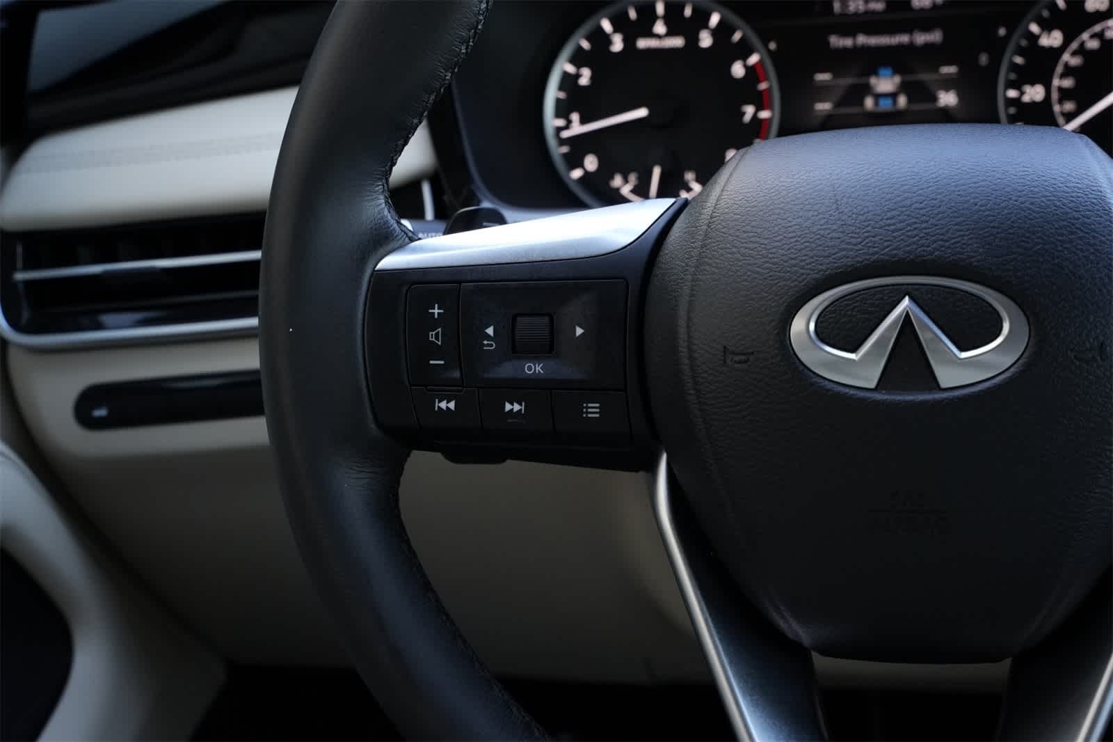 Thumbnail: 2025 INFINITI QX60 - 9