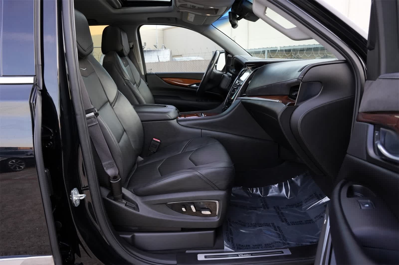 Thumbnail: 2016 Cadillac Escalade - 23