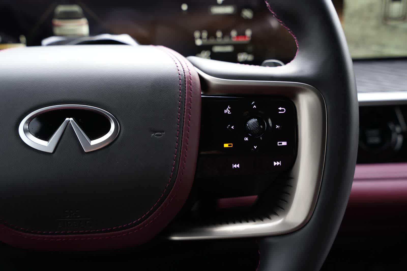 Thumbnail: 2026 INFINITI QX80 - 11