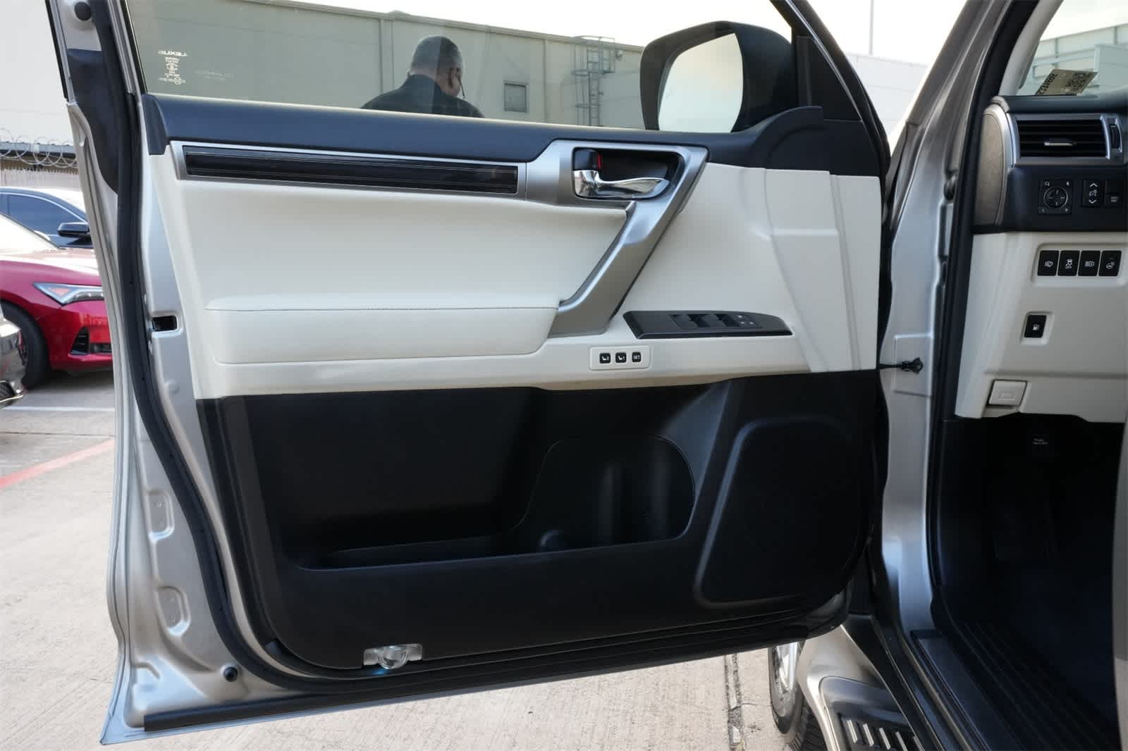 Thumbnail: 2022 Lexus GX - 19