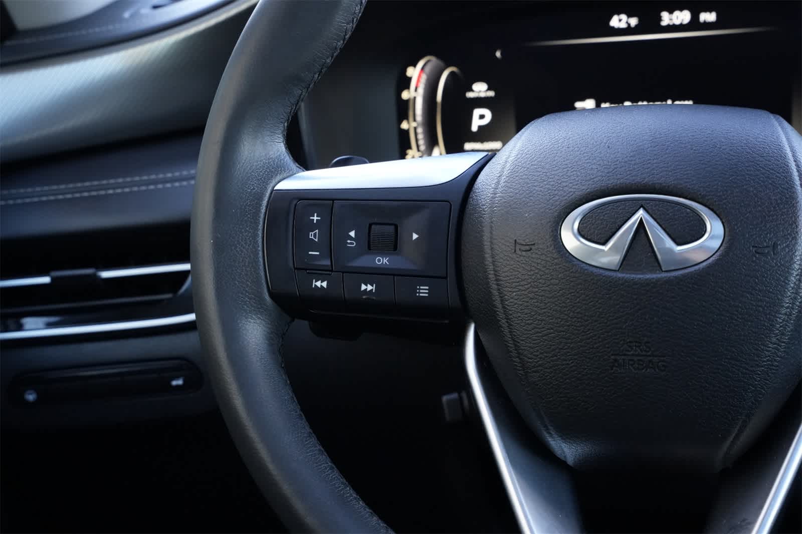 Thumbnail: 2023 INFINITI QX60 - 10