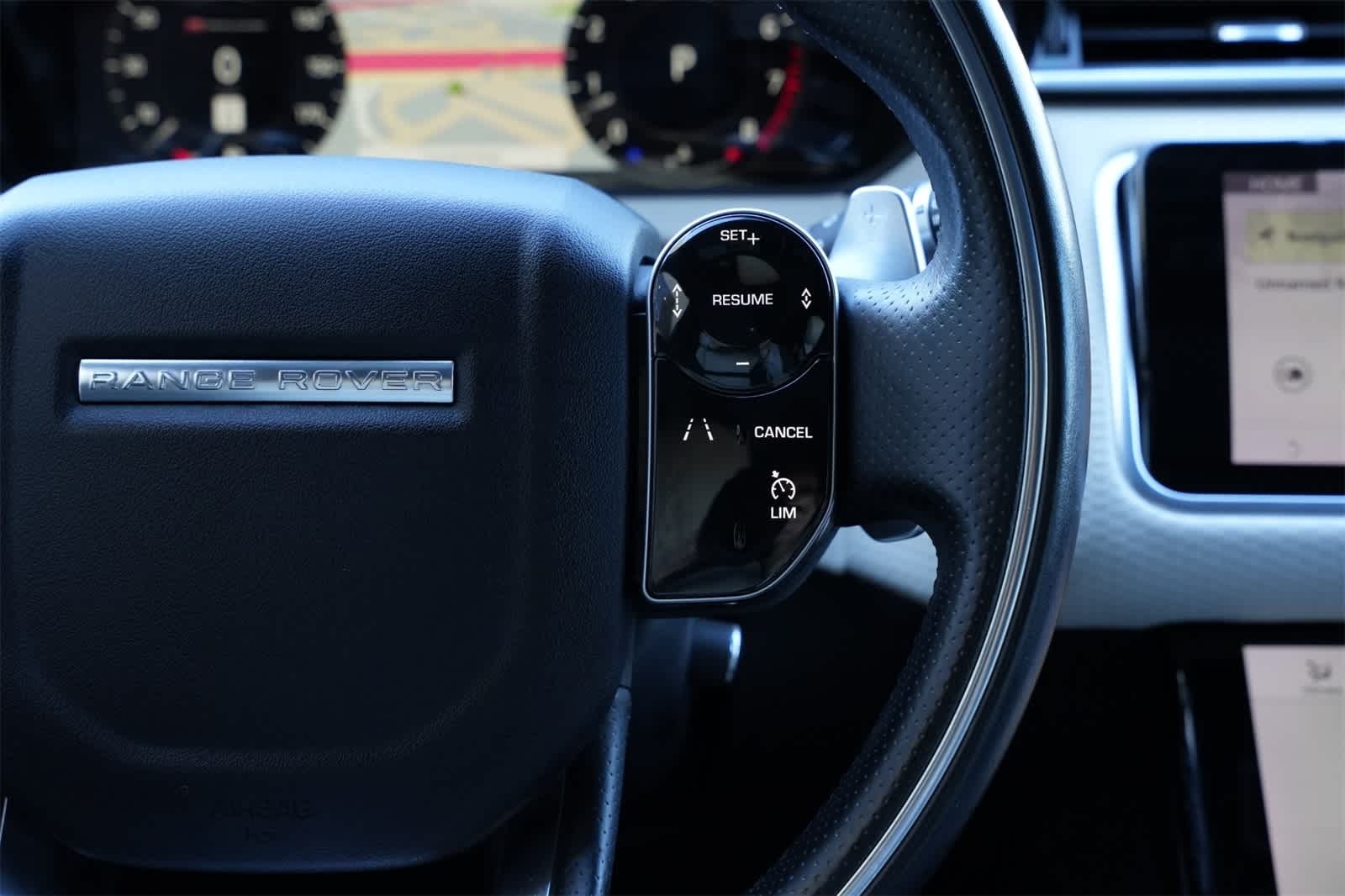 Thumbnail: 2018 Land Rover Range Rover Velar - 11