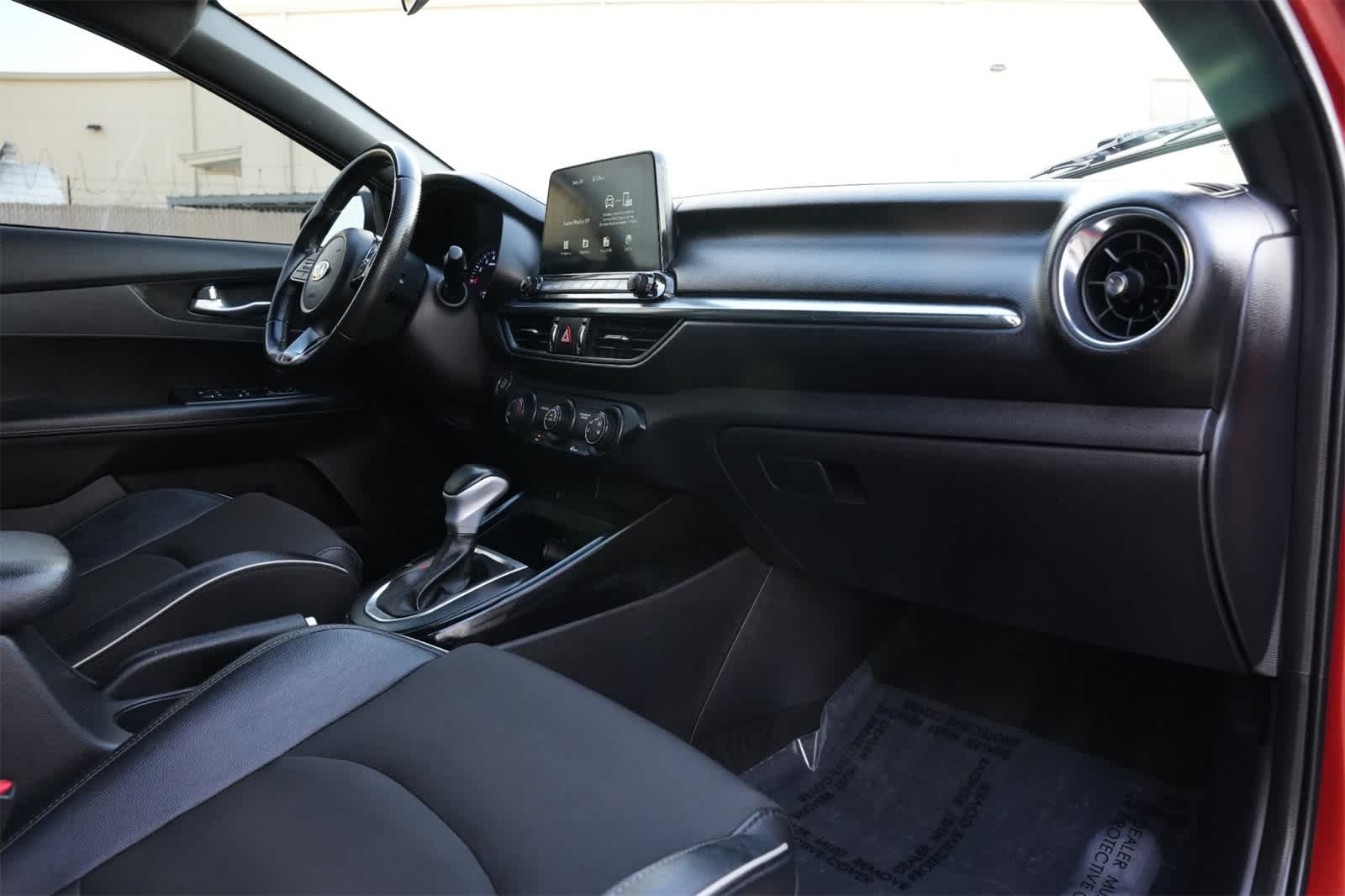 Thumbnail: 2021 Kia Forte - 23