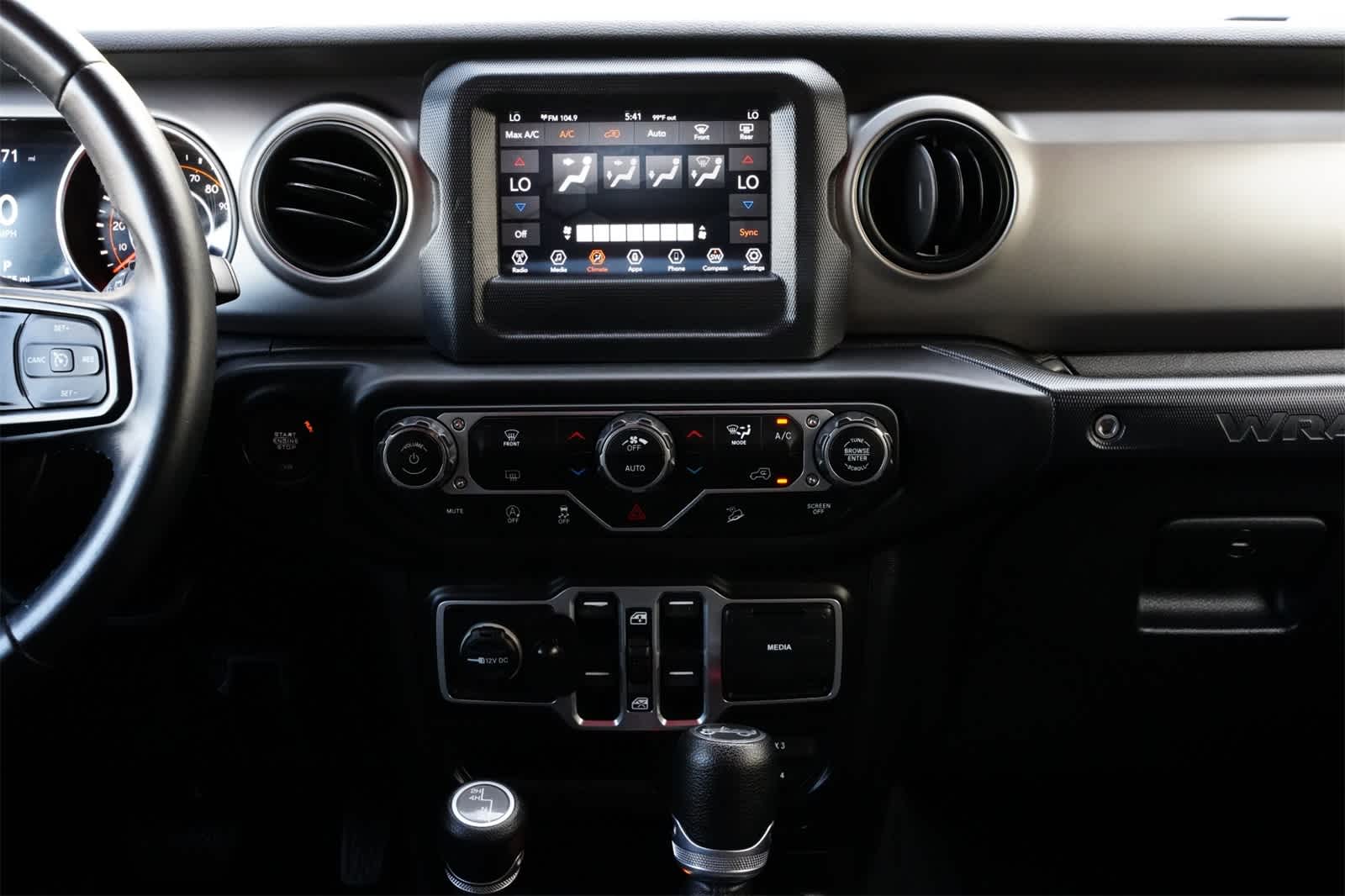 Thumbnail: 2018 Jeep Wrangler - 13