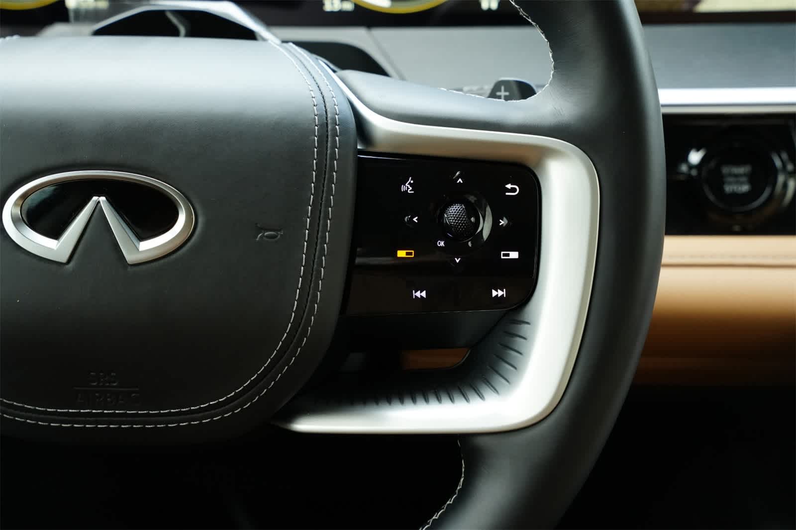 Thumbnail: 2025 INFINITI QX80 - 11