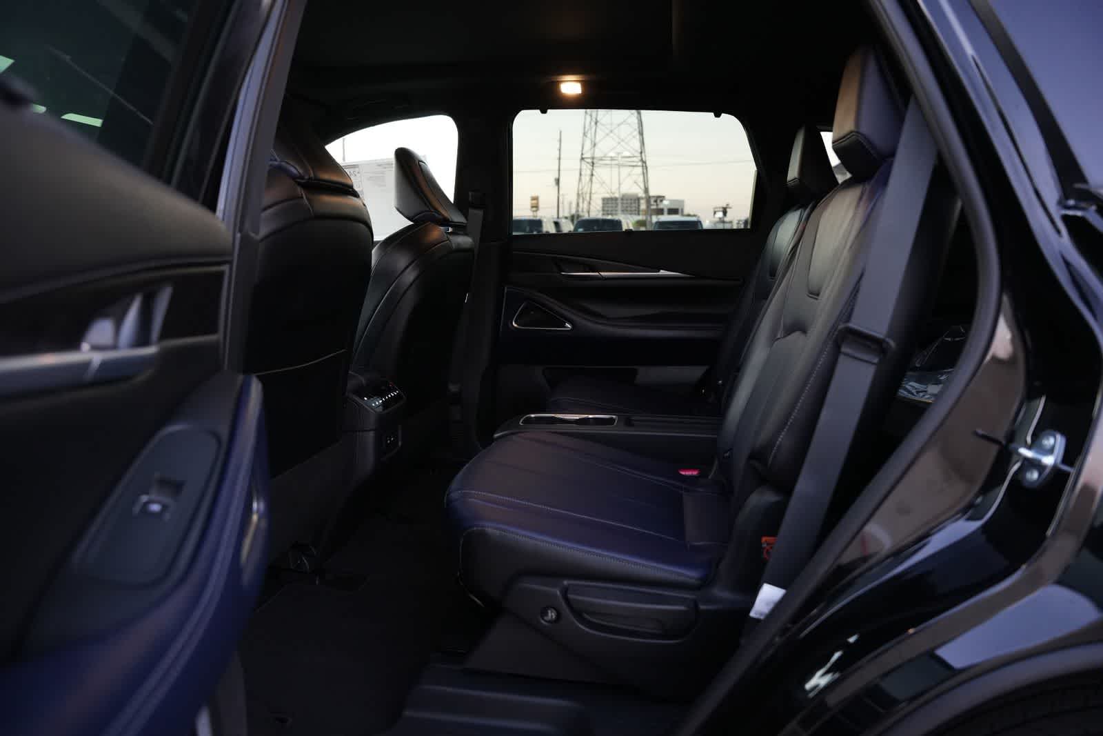 Thumbnail: 2026 INFINITI QX60 - 18