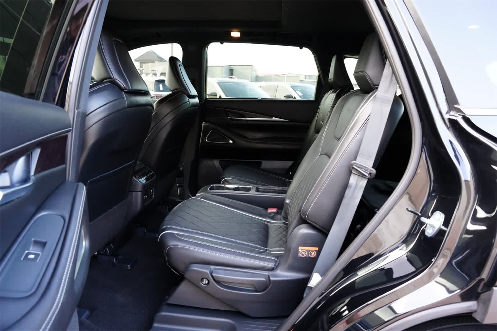 Thumbnail: 2024 INFINITI QX60 - 19
