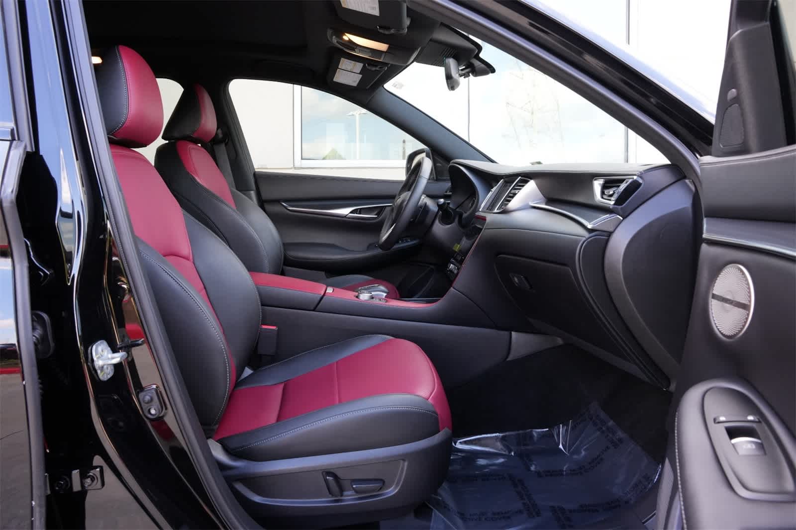 Thumbnail: 2025 INFINITI QX50 - 23