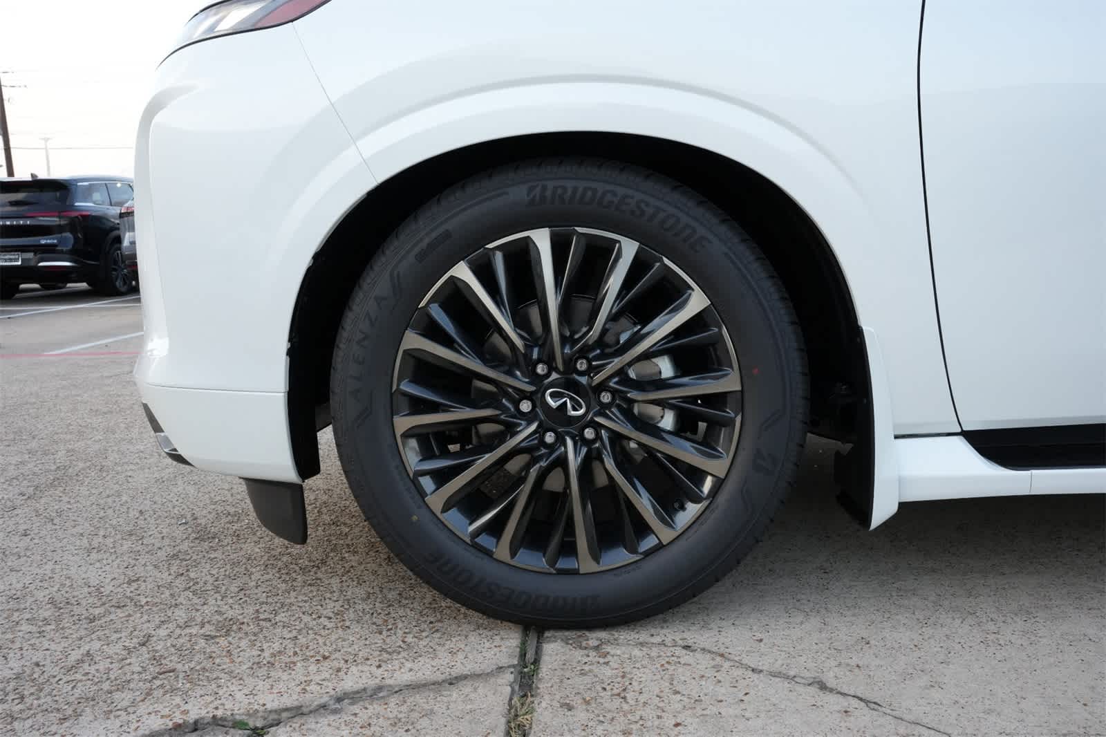 Thumbnail: 2026 INFINITI QX80 - 26