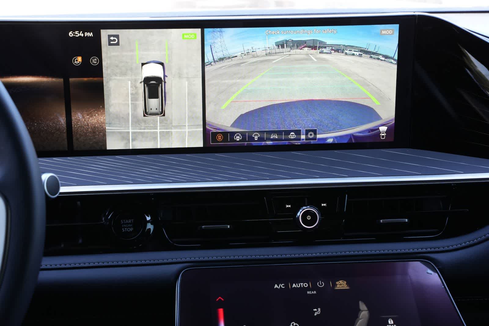 Thumbnail: 2026 INFINITI QX80 - 14