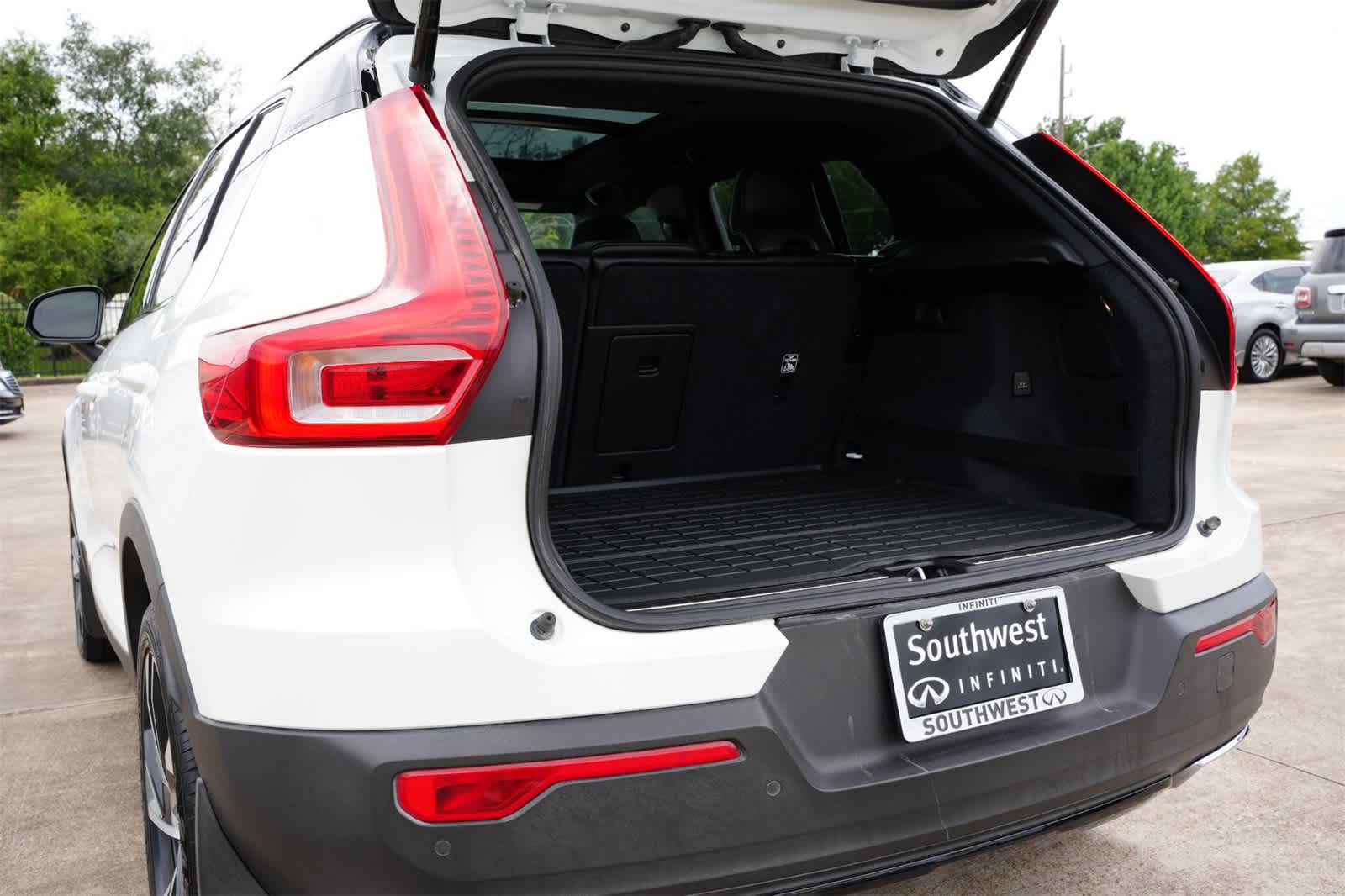 Thumbnail: 2020 Volvo XC40 - 20