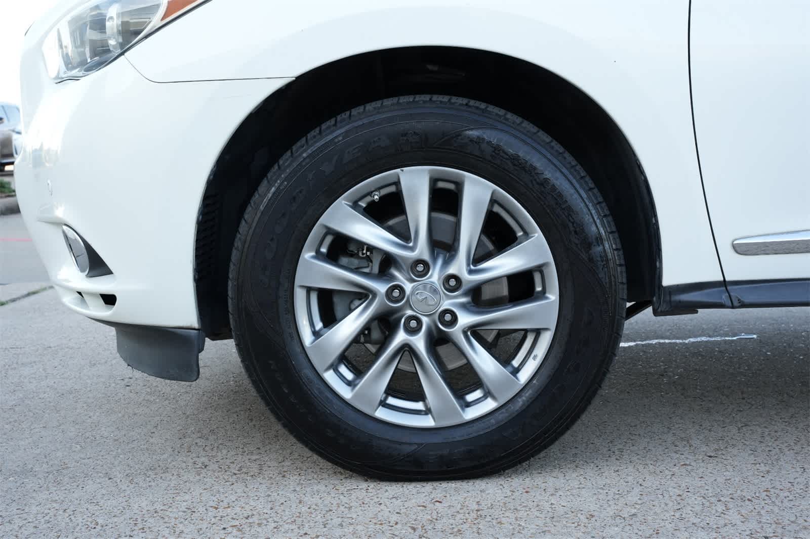 Thumbnail: 2013 INFINITI JX35 - 24