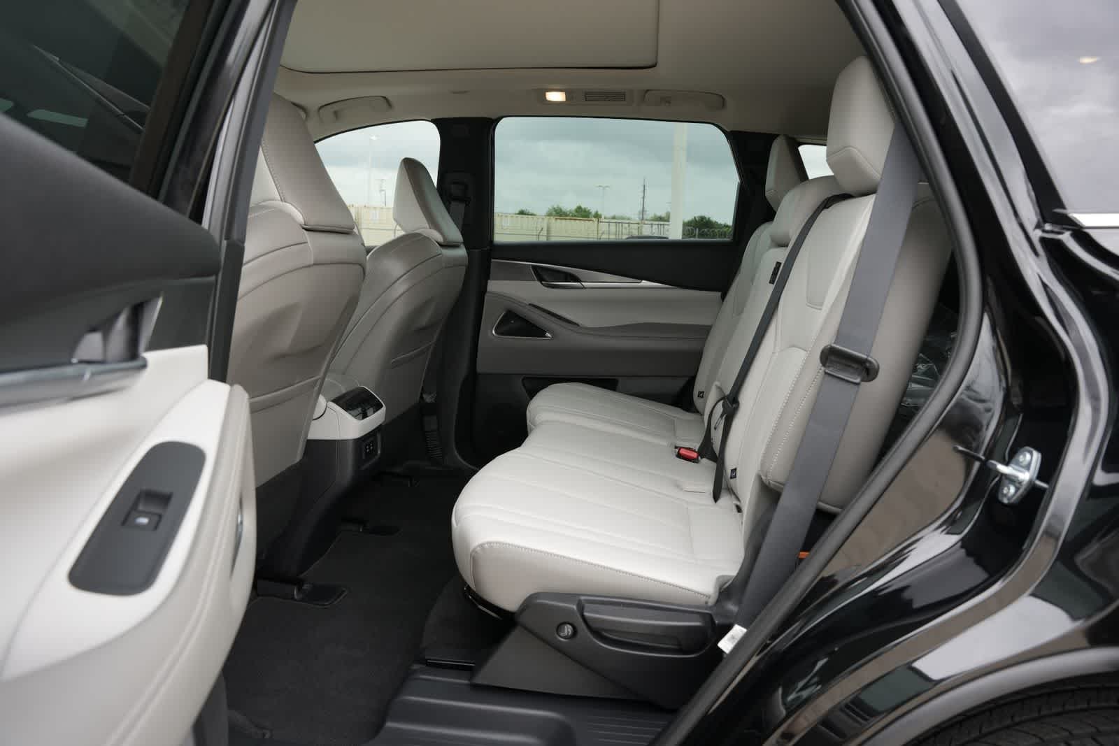 Thumbnail: 2027 INFINITI QX60 - 19