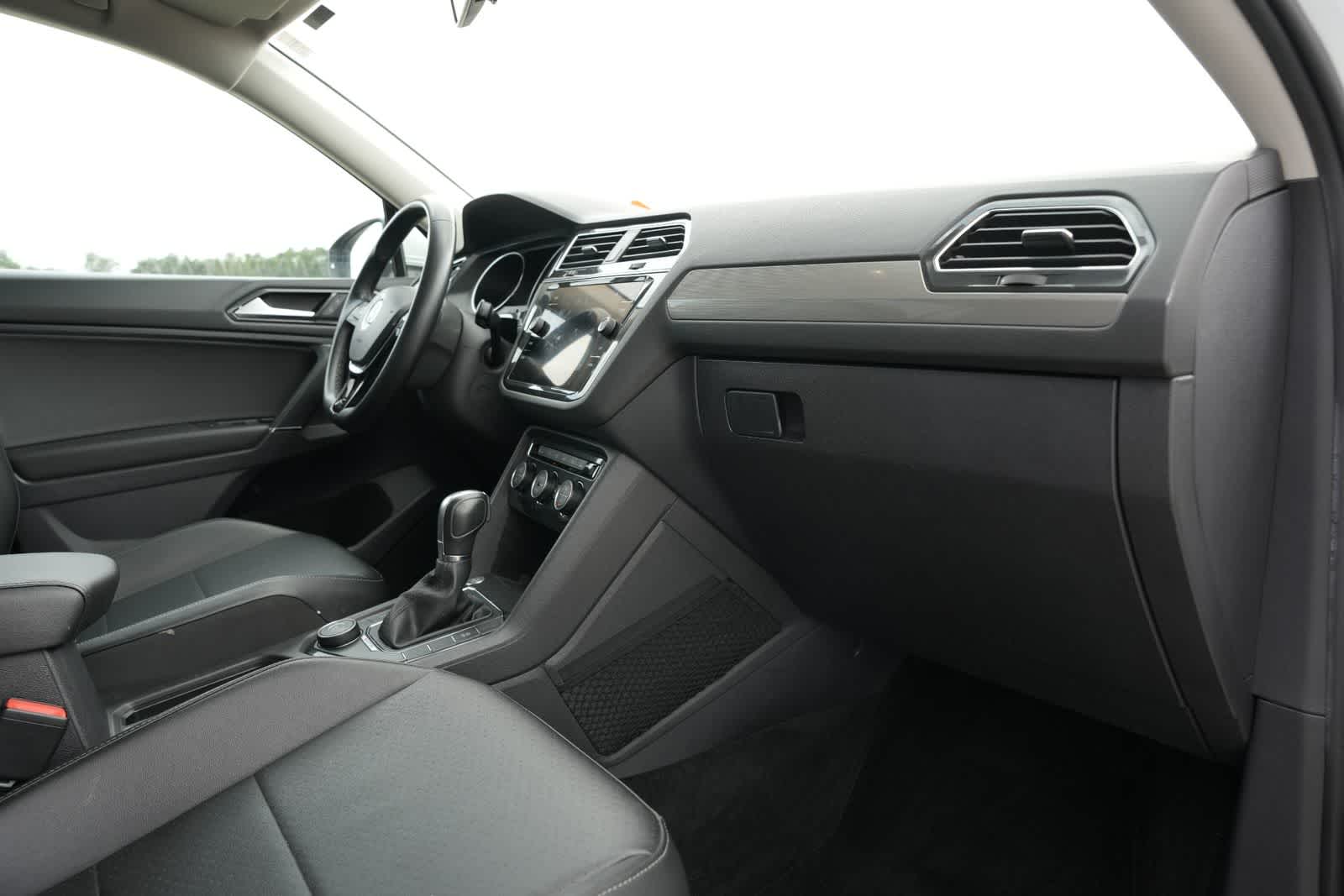 Thumbnail: 2018 Volkswagen Tiguan - 22