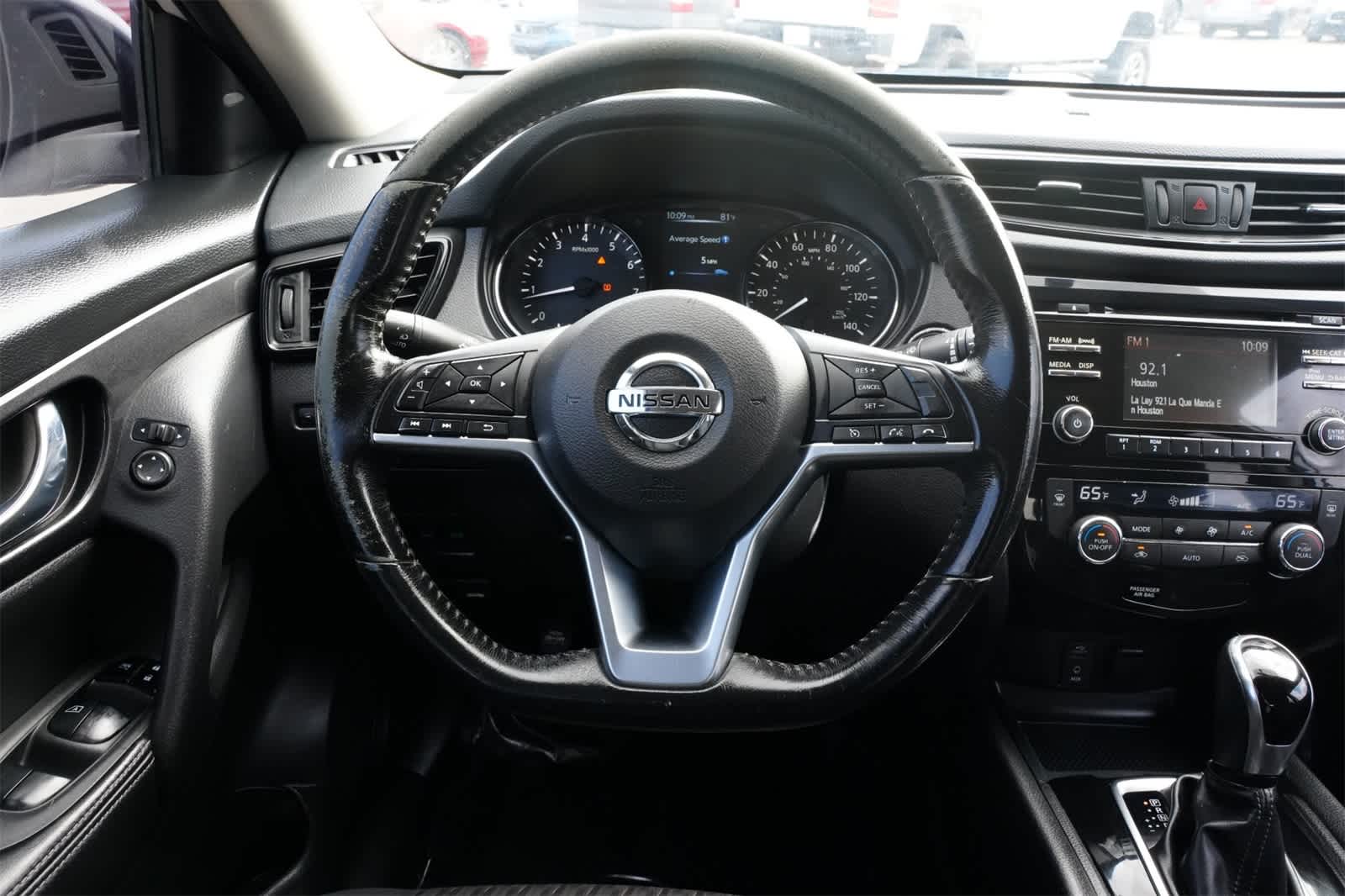 Thumbnail: 2017 Nissan Rogue - 9