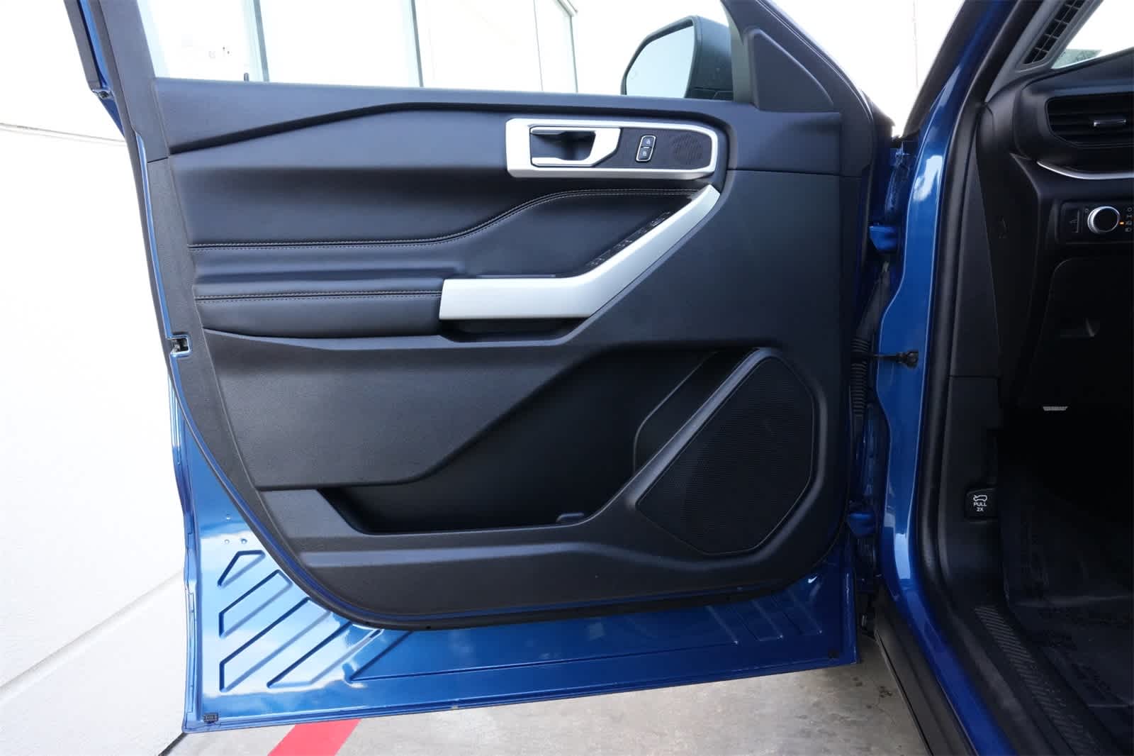 Thumbnail: 2022 Ford Explorer - 17