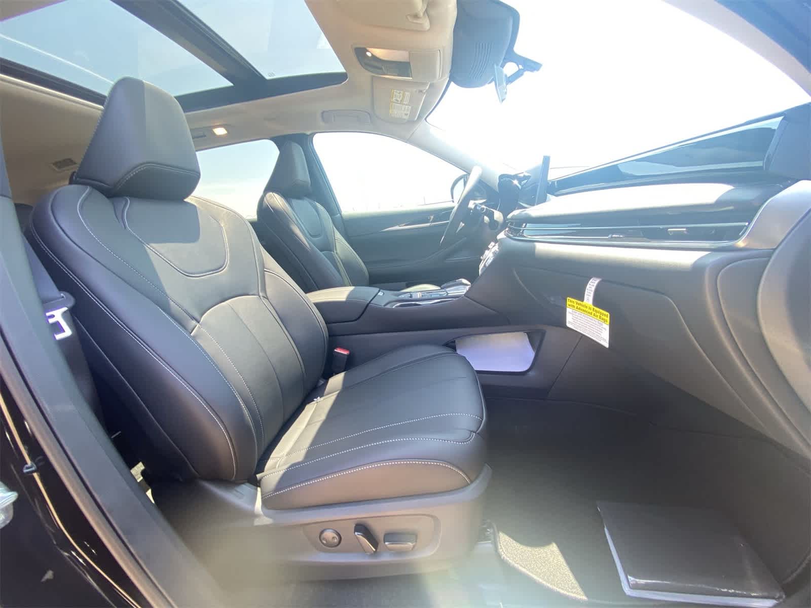 Thumbnail: 2025 INFINITI QX60 - 25