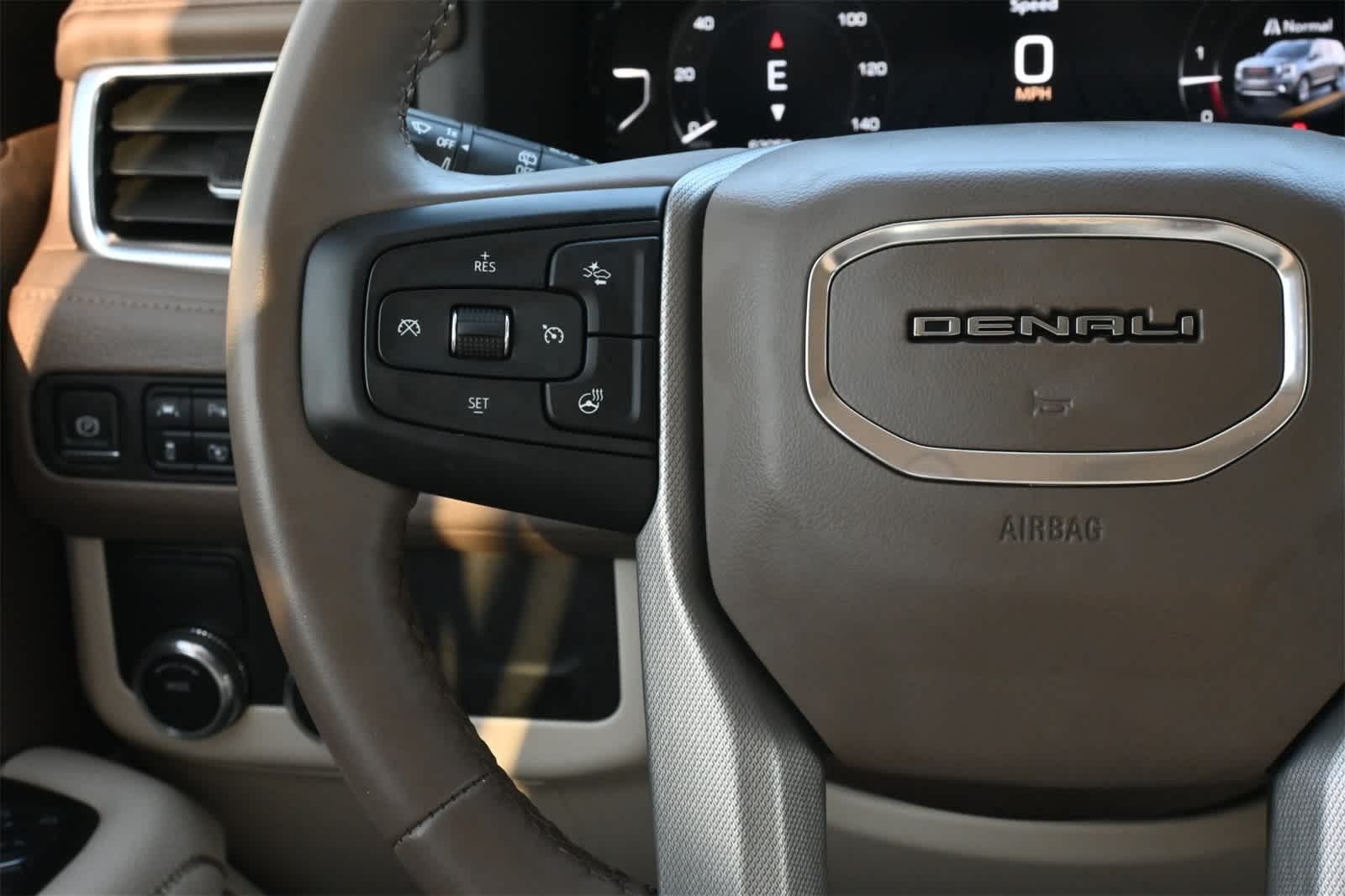 Thumbnail: 2023 GMC Yukon XL - 10
