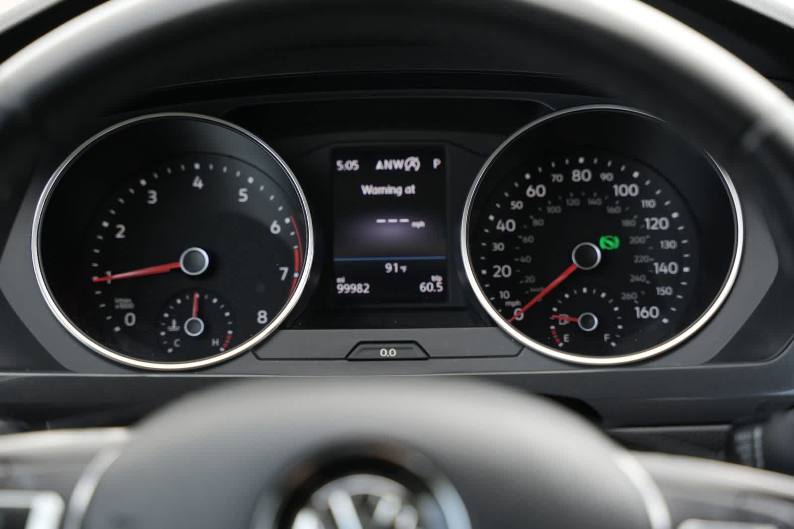 Thumbnail: 2018 Volkswagen Tiguan - 12