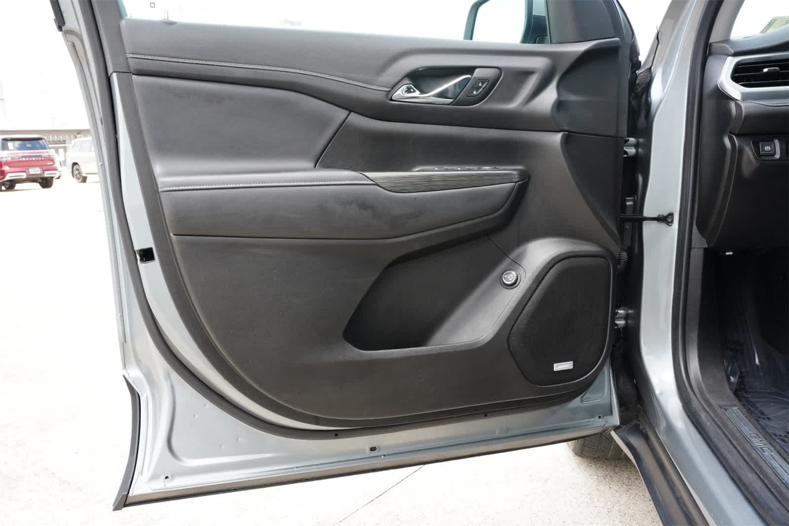 2023 GMC Acadia SLT 16