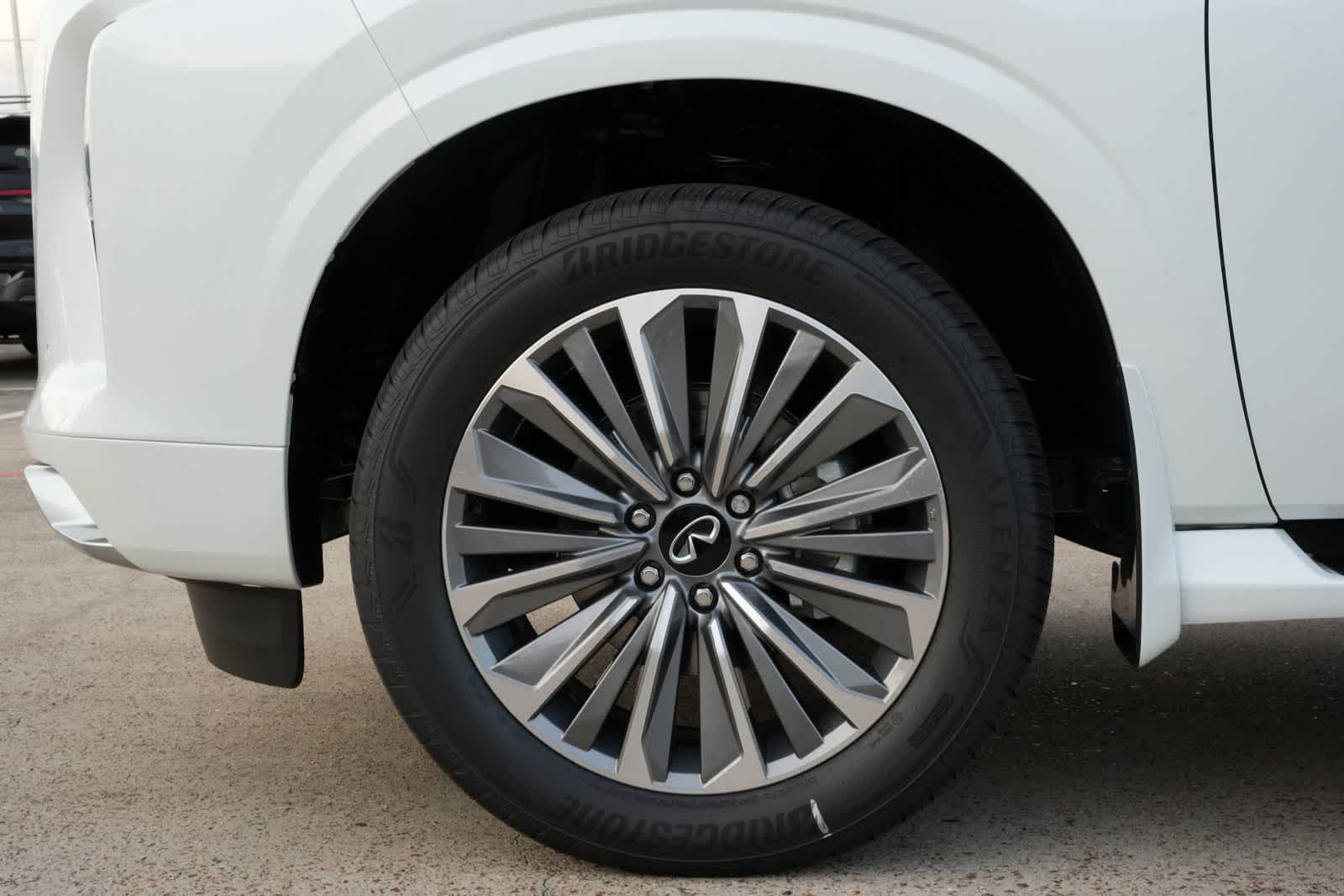 Thumbnail: 2026 INFINITI QX80 - 26