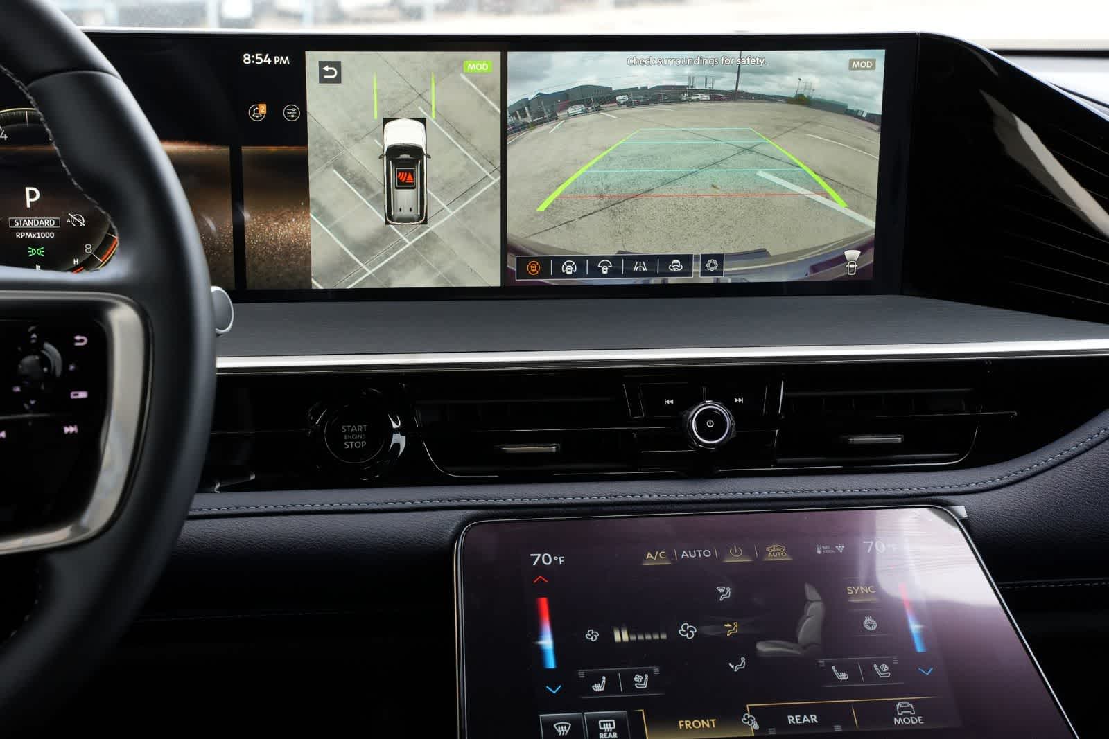 Thumbnail: 2026 INFINITI QX80 - 14