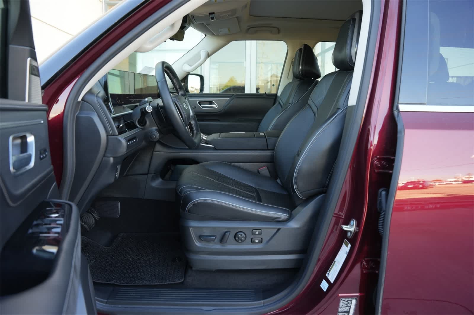 2025 INFINITI QX80 Sensory 16