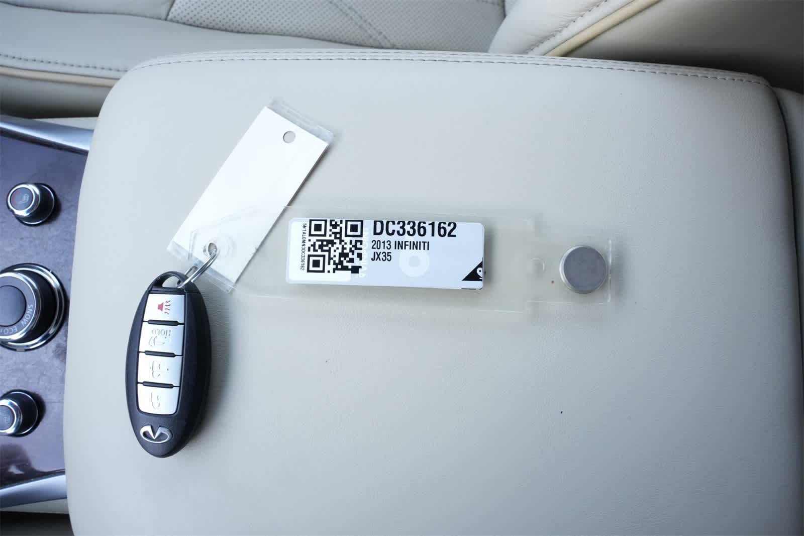 Thumbnail: 2013 INFINITI JX35 - 26