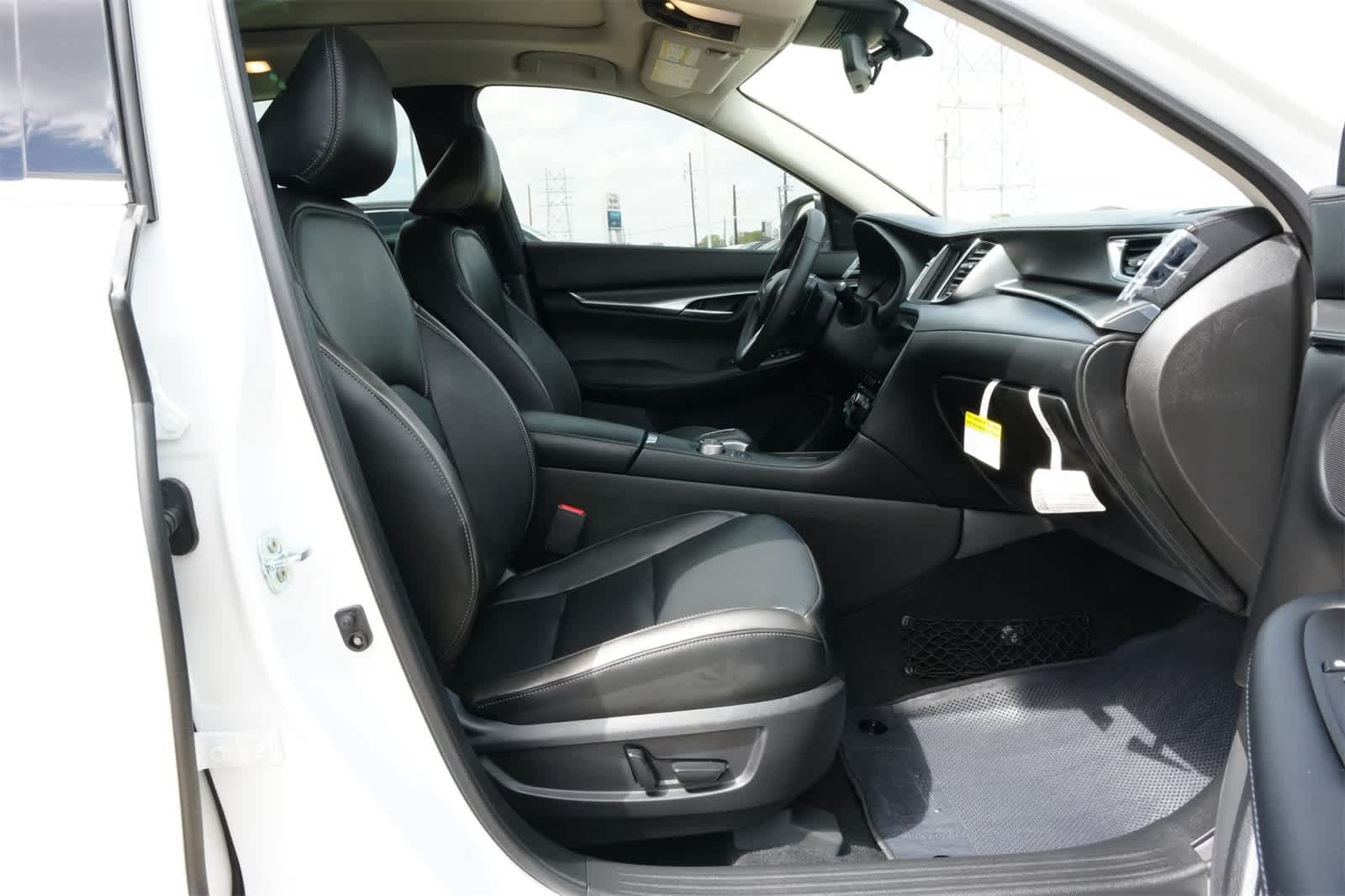 Thumbnail: 2025 INFINITI QX50 - 24