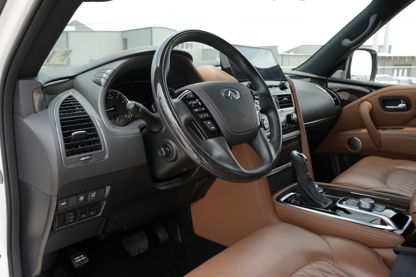 Thumbnail: 2024 INFINITI QX80 - 16