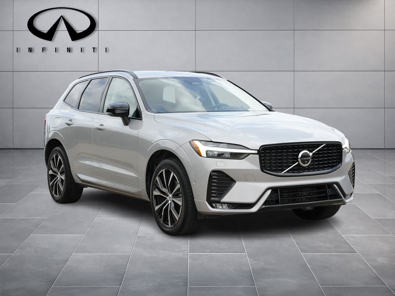Thumbnail: 2025 Volvo XC60 - 3