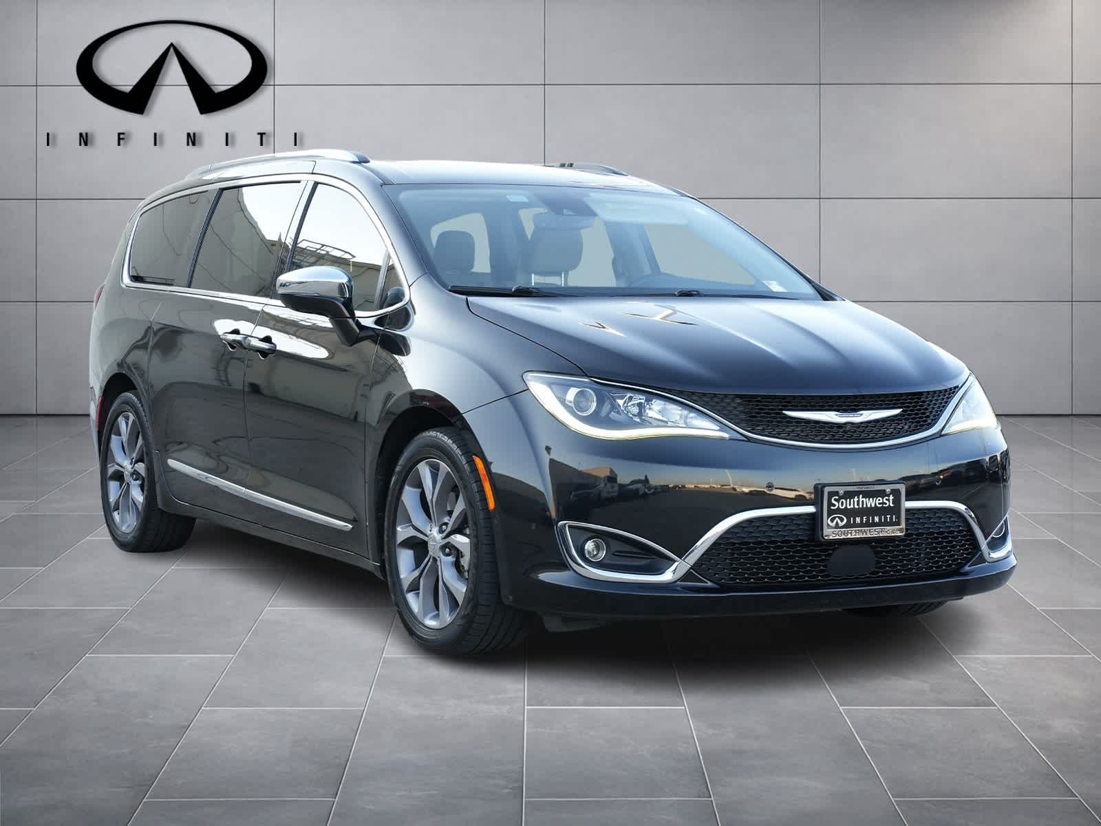 Thumbnail: 2020 Chrysler Pacifica - 3