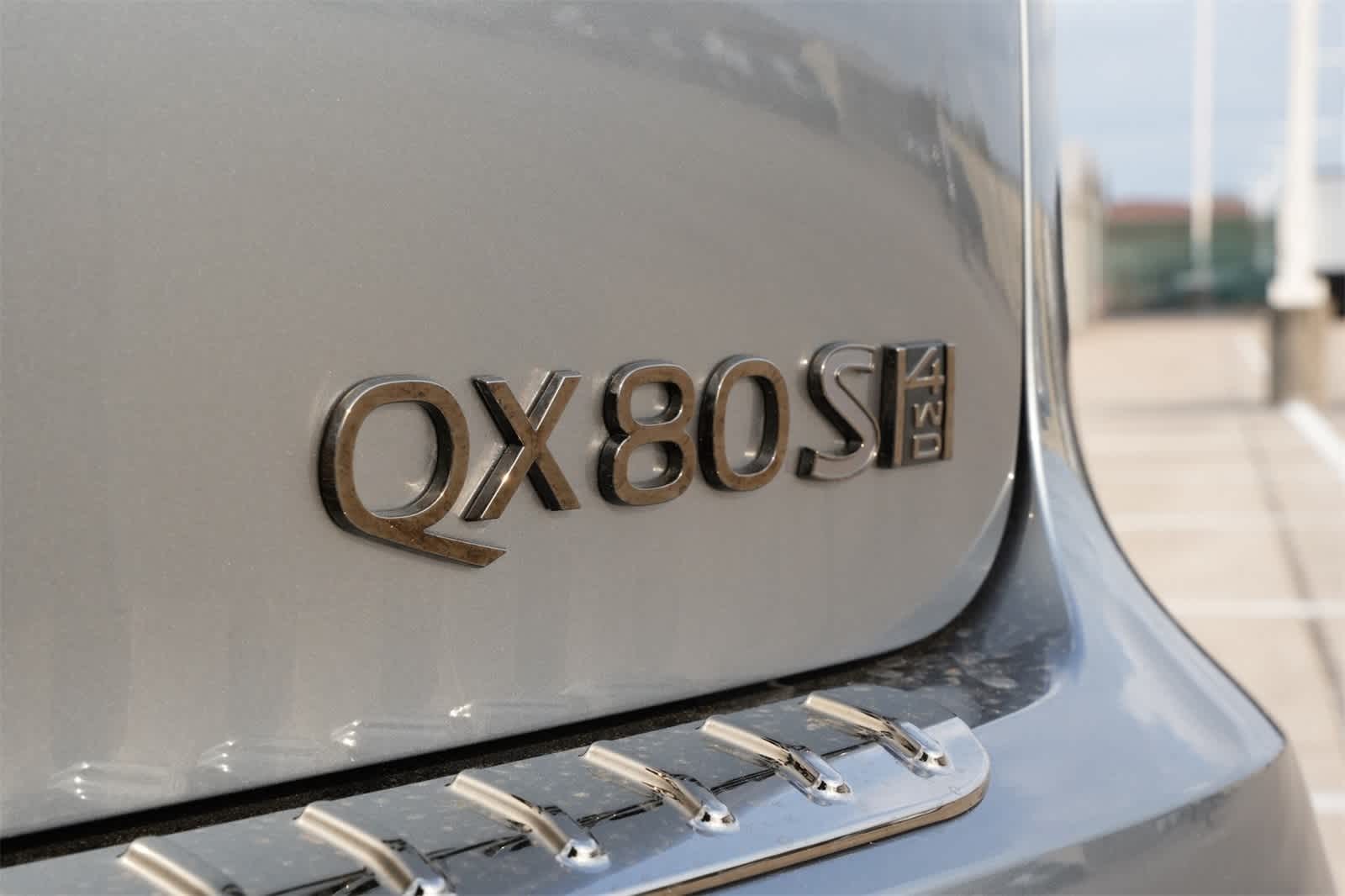 Thumbnail: 2026 INFINITI QX80 - 20