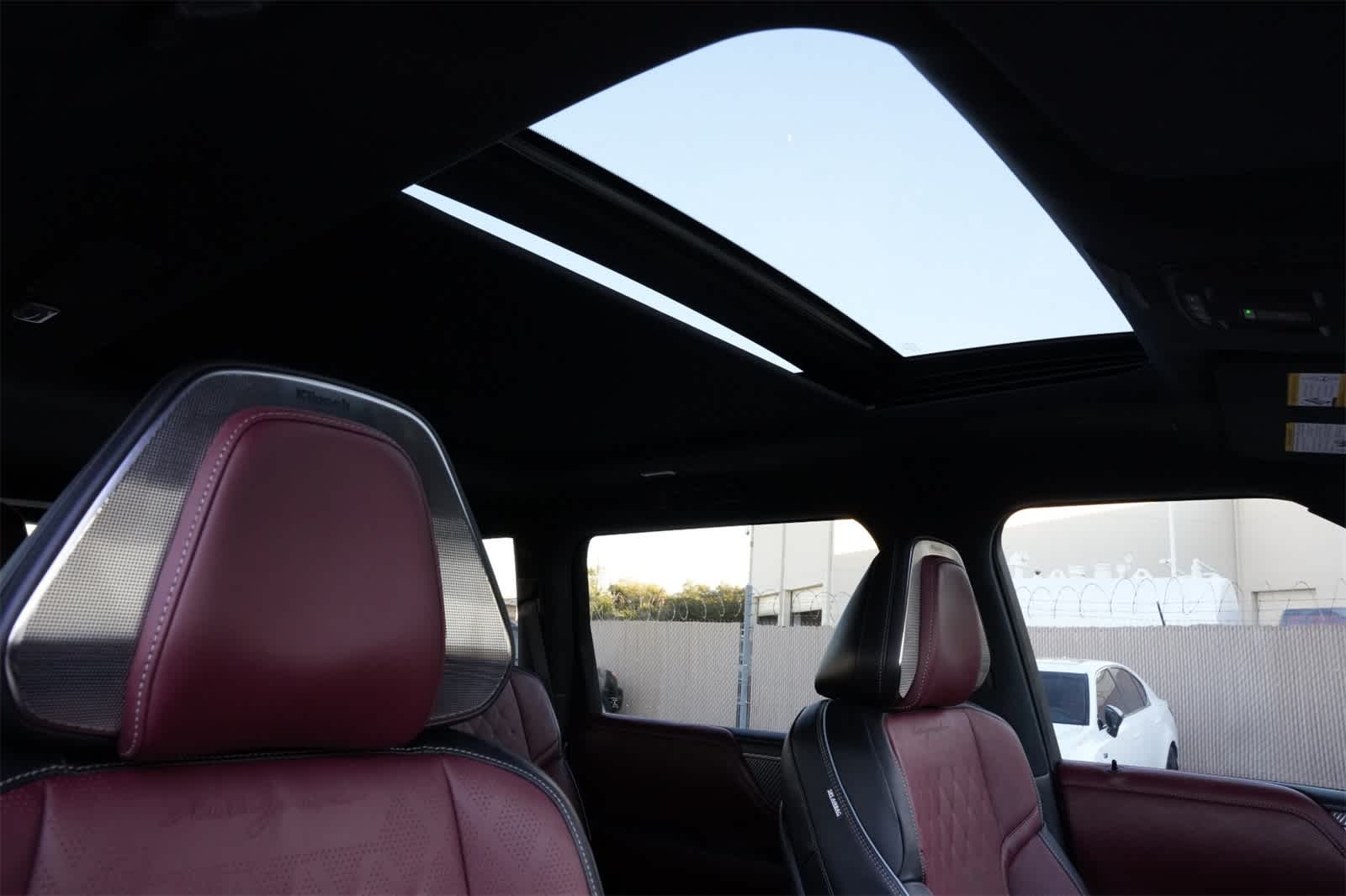 Thumbnail: 2026 INFINITI QX80 - 25