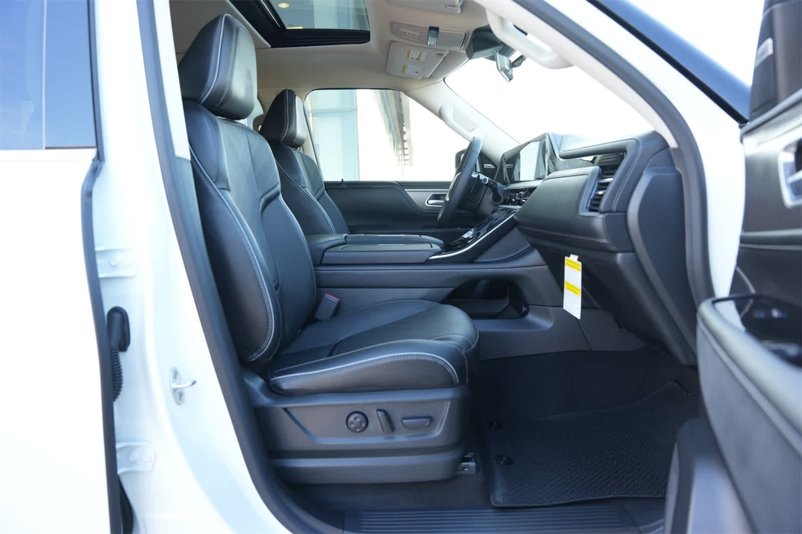 2025 INFINITI QX80 Luxe 25