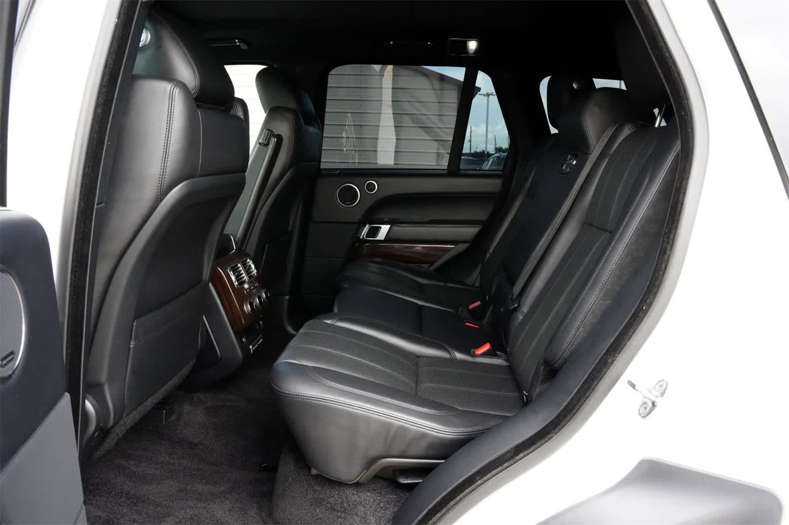 Thumbnail: 2016 Land Rover Range Rover - 18
