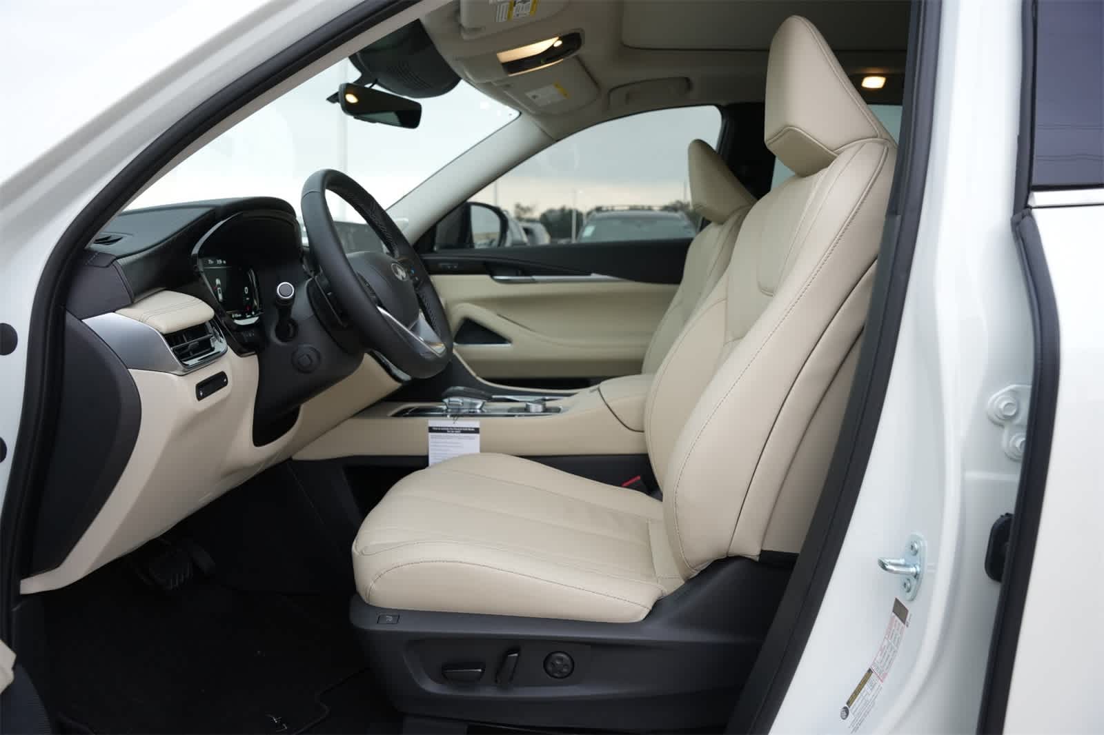 Thumbnail: 2025 INFINITI QX60 - 17