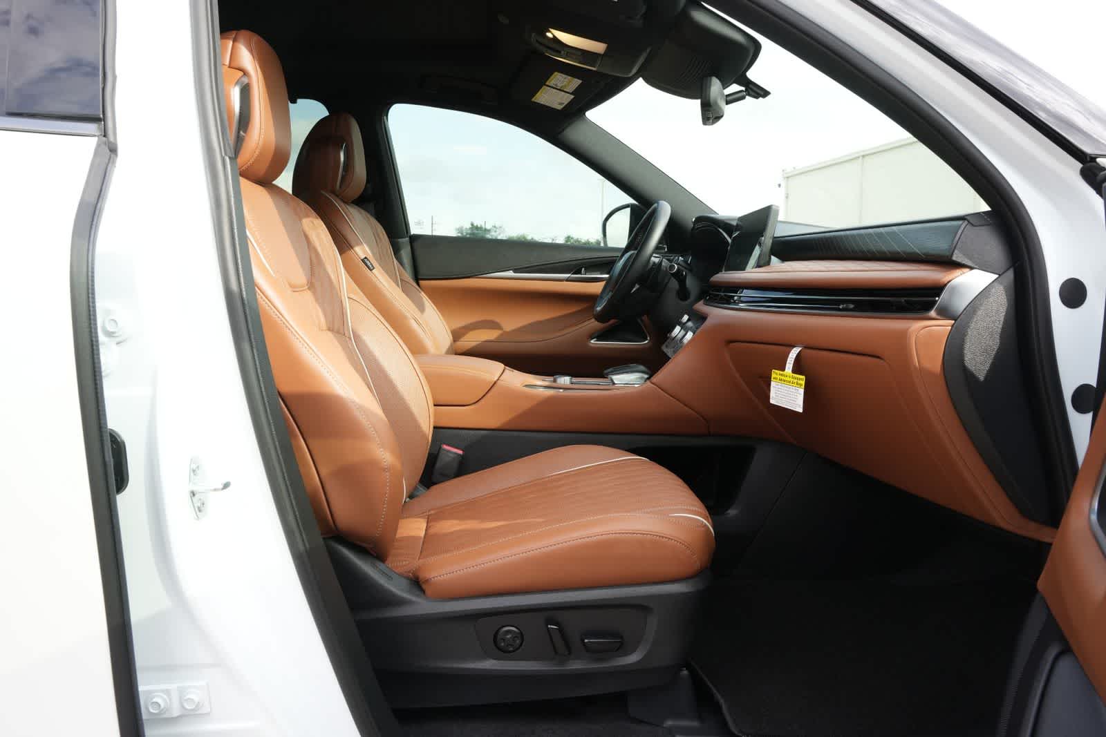 Thumbnail: 2026 INFINITI QX60 - 23