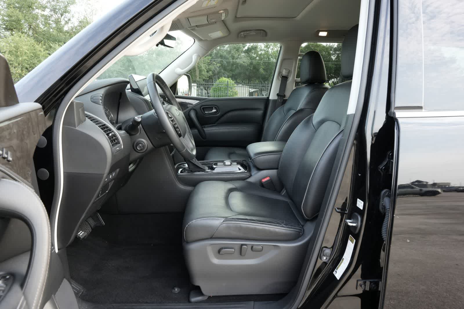 Thumbnail: 2023 INFINITI QX80 - 17