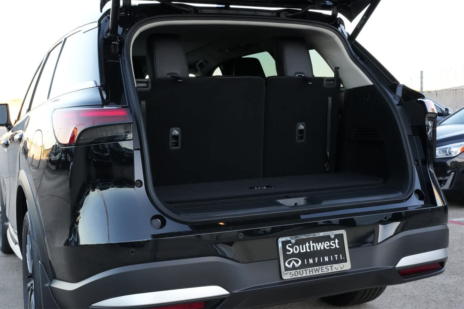 Thumbnail: 2026 INFINITI QX60 - 21