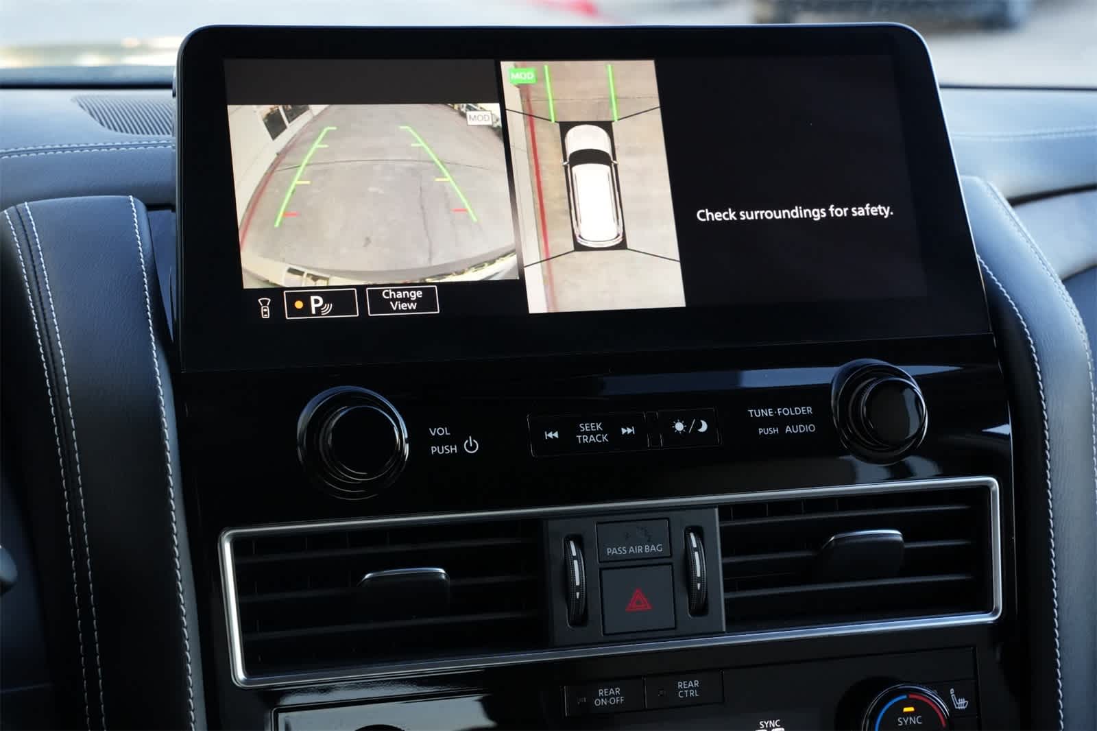 Thumbnail: 2023 INFINITI QX80 - 14