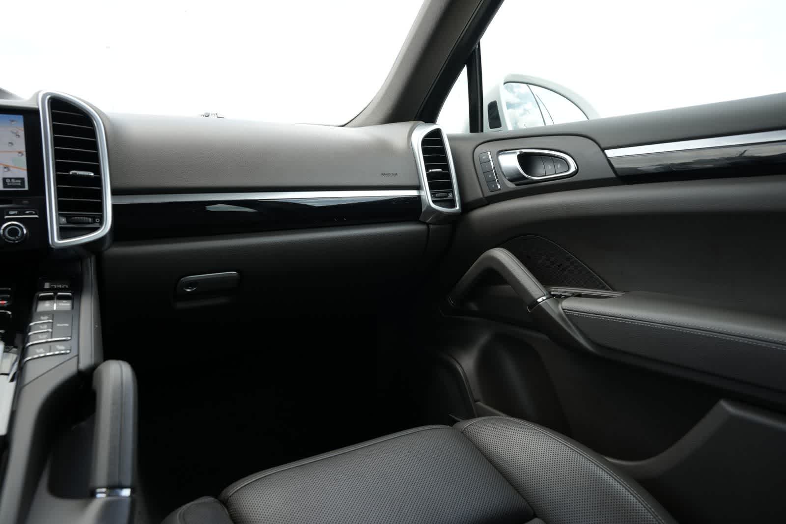 Thumbnail: 2017 Porsche Cayenne - 8