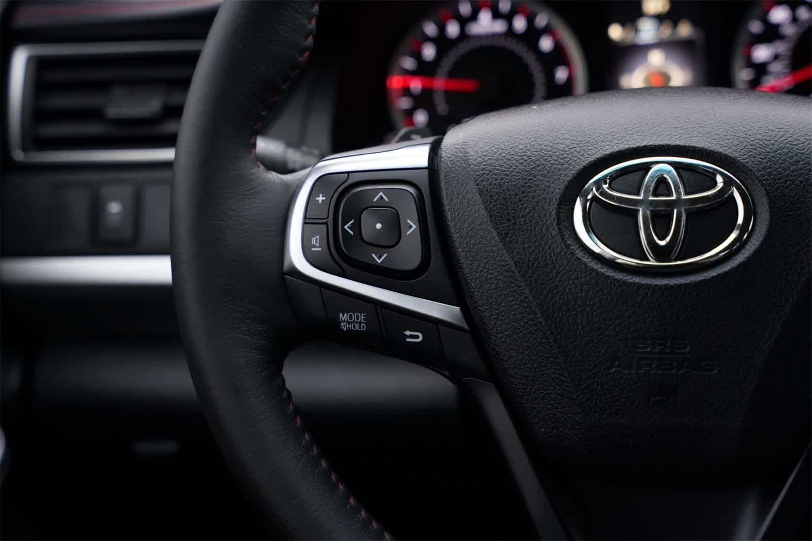 Thumbnail: 2015 Toyota Camry - 10