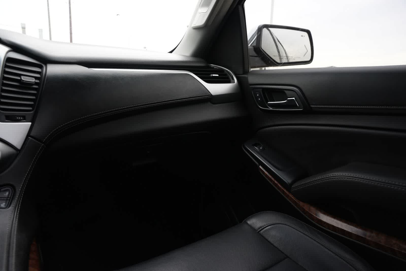 Thumbnail: 2019 Chevrolet Suburban - 8