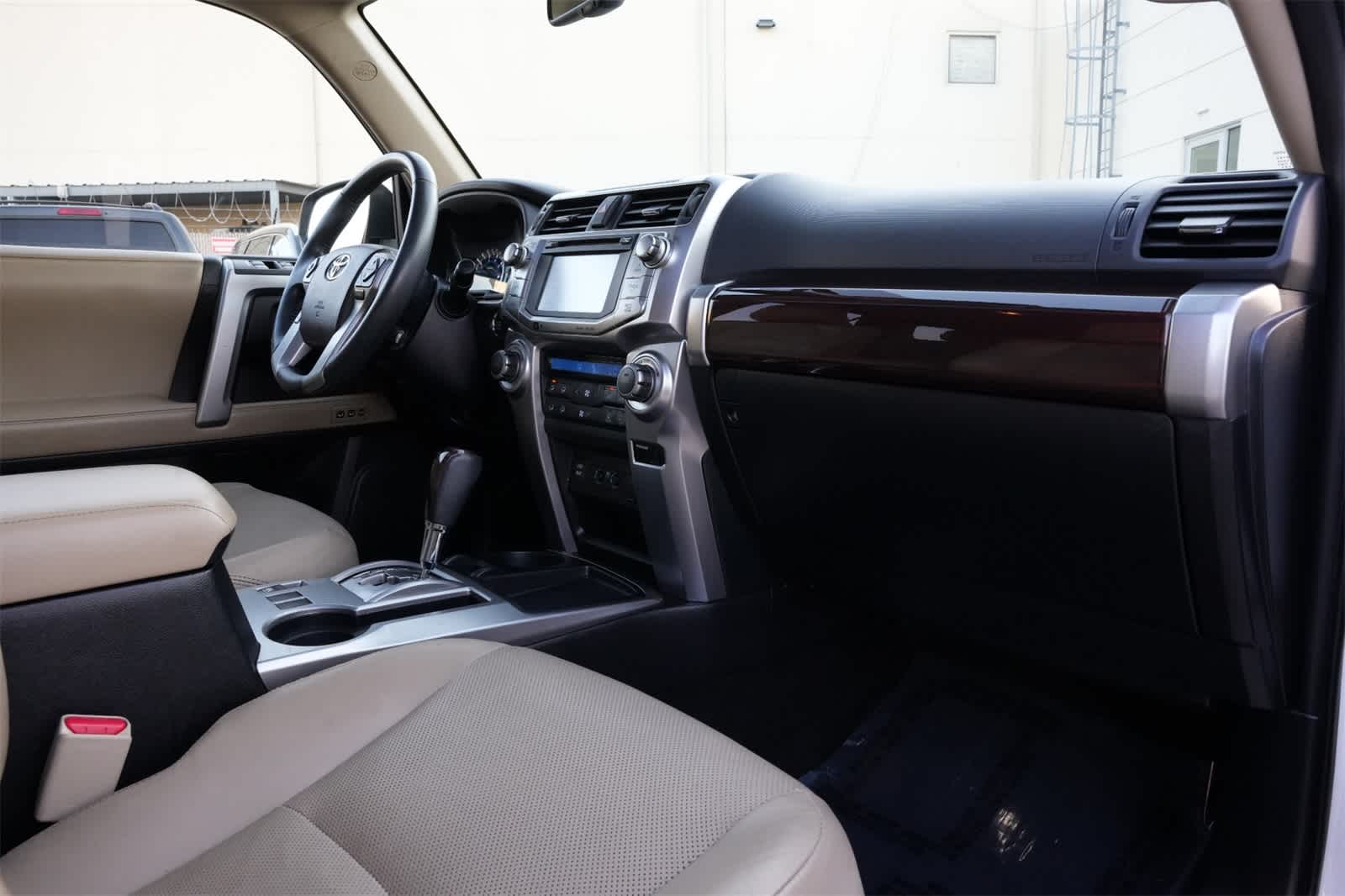 Thumbnail: 2016 Toyota 4Runner - 23